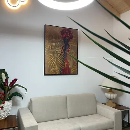 The Orange Tree - Terraco By Live And *