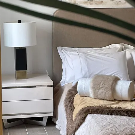 The Orange Tree - Terraco By Live And Абрантиш